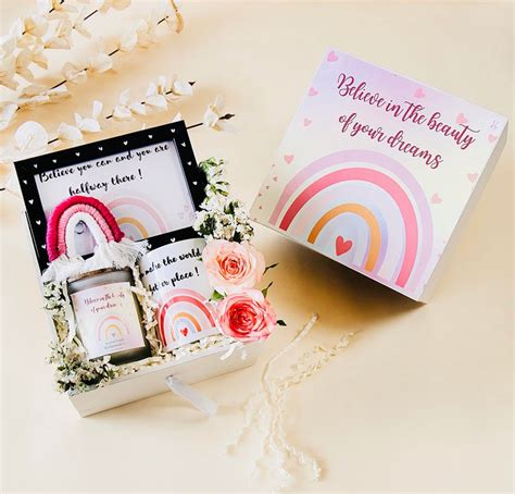 Pink Theme Gift Box for Her – Giftcarnation