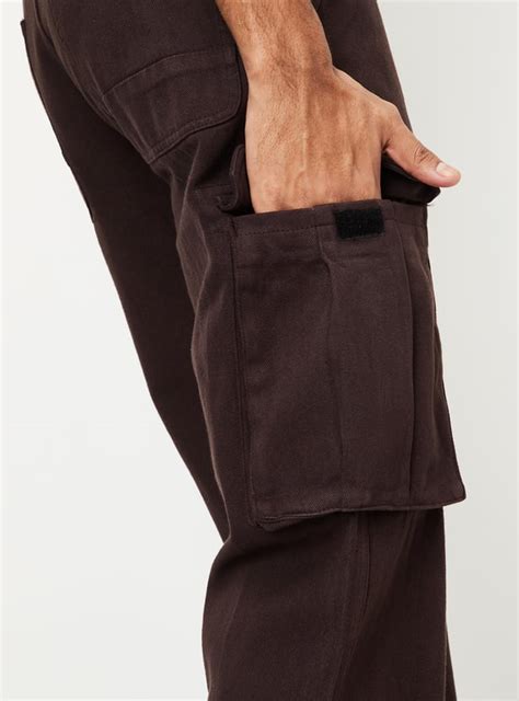 Buy Men Solid Straight Fit Cargo Jeans Online at just Rs. 1699.0 ...