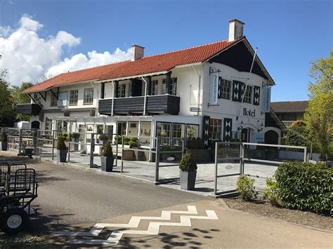 STRANDHOTEL DENNENBOS (Oostkapelle) - Hotel Reviews, Photos, Rate ...