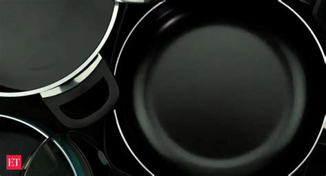 Using a non-stick pan? Here’s how it’s silently affecting your lungs ...