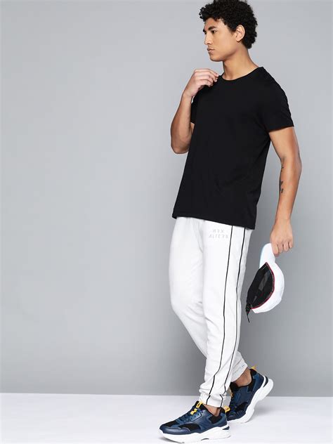 HRX By Hrithik Roshan Lifestyle Men Optic White Bio-Wash Solid ...