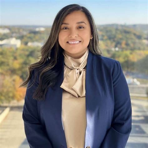 Nuestro Equipo | Urbina Immigration Law