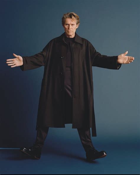 Willem Dafoe Poses