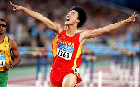 【经典回顾】刘翔2004雅典奥运会110米栏夺冠全过程_哔哩哔哩 (゜-゜)つロ 干杯~-bilibili
