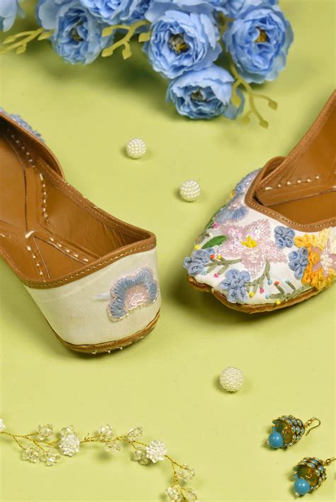 Pastel Thread Jutti | Buy Embroidered Fancy Jutti For Women – Cilwana ...