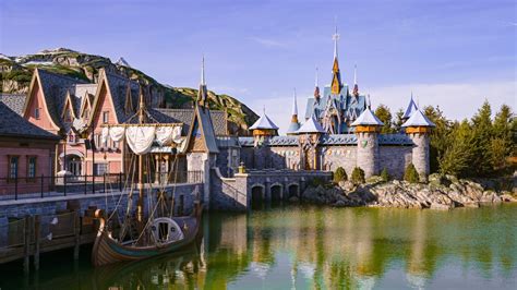 Disneyland Paris Reveals Opening Date for World of Frozen and Re ...