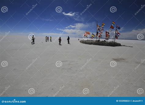 Salar De Uyuni Bolivia editorial stock photo. Image of clouds - 55590833