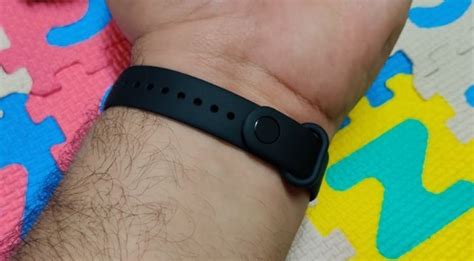 Xiaomi Mi Band 4: The No-Brainer Smart Band That Offers A Lot Of ...