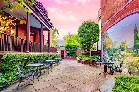 Capitol Hill 的图像结果