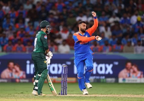 Varun Chakaravarthy traps Faheem Ashraf lbw with a quick one to leave ...