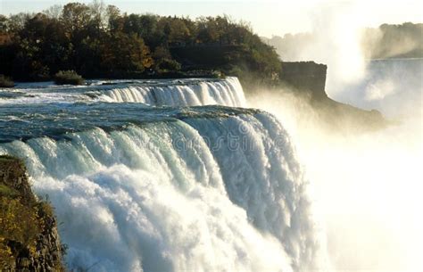 Waterfall Side View 的图像结果