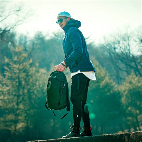 Able Carry Daybreaker 2 Review | One Tech Traveller