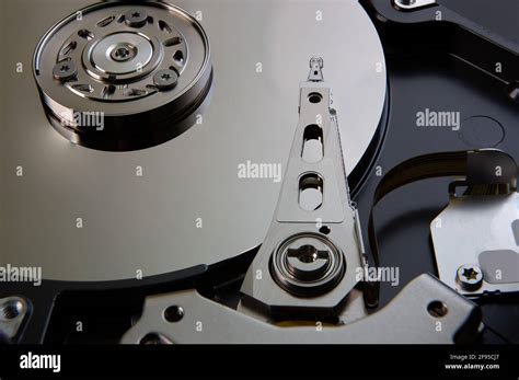 Hard Drive Inside a Computer 的图像结果