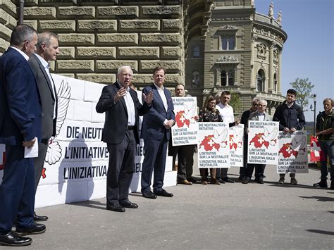 Swiss government rejects neutrality initiative - SWI swissinfo.ch