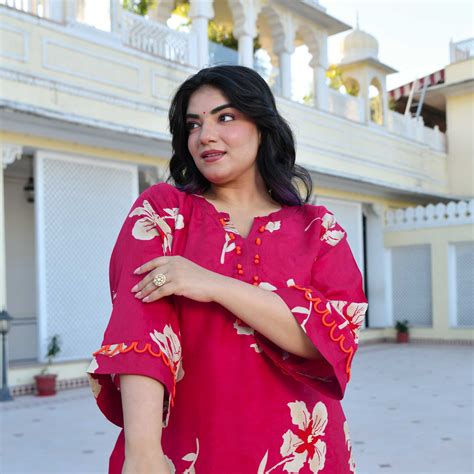 Buy Plus Size Kurtas for Women | Meera Plus Size