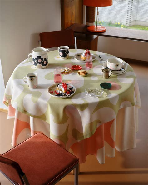 Marimekko Unikko Shape small plate, orange red | Finnish Design Shop