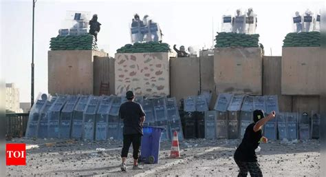 Rockets land in Baghdad Green Zone as parliament votes on speaker ...