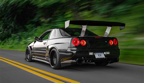 This Nissan Skyline R34 GT-T Looked Good From Afar But Better Up Close