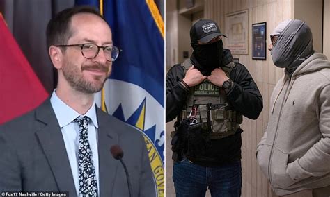 Democrat mayor smirks as he defends 'doxing' ICE agents