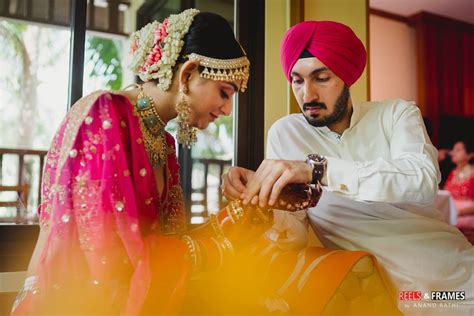 130 Best Pick Up Lines To Flirt Like a Pro