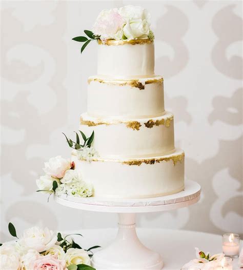 Download Elegant White and Gold Trimmed Wedding Cake Wallpaper ...