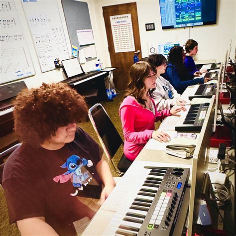 Register now for spring arts classes!