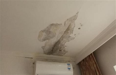 天花板漏水是谁的责任？楼上不处理怎么办？天花板漏水如何维修？ - 哔哩哔哩