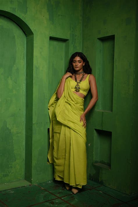 Poppins Saree - Buy Pure Handloom Poppins Sarees Online | Huts and Looms
