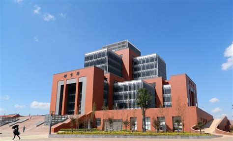 图片展示-昆明理工大学城市学院