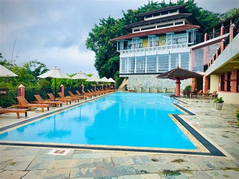 AMAYA HILLS KANDY (Heerassagala) - Resort Reviews, Photos, Rate ...