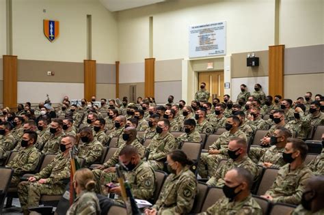 BLC Graduation 的图像结果