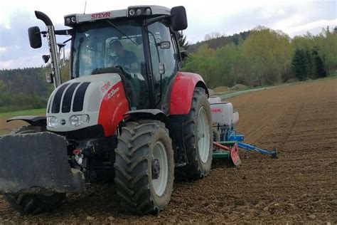 Neuheit: Steyr wertet den Kompakt auf und nennt ihn Plus | agrarheute.com