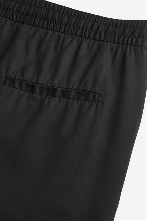 Men’s Black Regular Fit Lyocell shorts | H&M IN