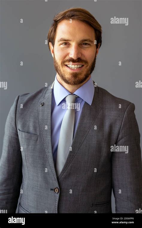 Businessman in Office Portrait 的图像结果