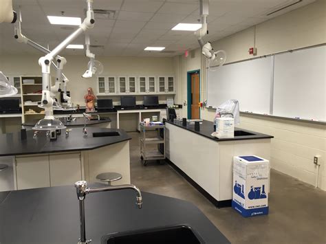 Science and Technology Building 的图像结果