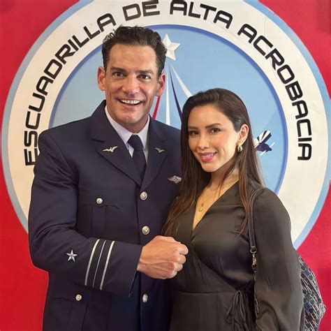 Cristián de la Fuente celebra nuevo ascenso en la Fuerza Aérea junto a ...