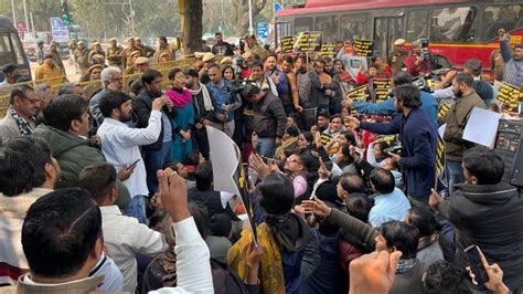 AAP MLAs stage dharna outside BJP MP Ramesh Bidhuri’s residence over ...