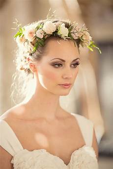 Hair Flower Wedding by Tips And Ideas For Wearing Fresh Flowers In Your Hair For Hair Flower Wedding