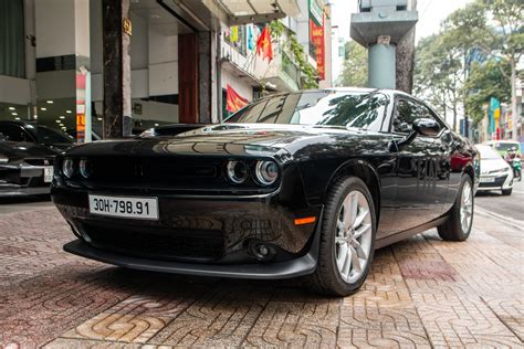 Dodge Challenger GT hàng hiếm bất ngờ xuất hiện tại TP.HCM | Znews.vn