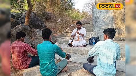 నాదస్వర విద్యను నేర్చుకోవాలని ఉందా.. అయితే ఇక్కడ ఫ్రీగానే.. Here he is ...