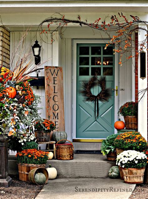 85 Pretty Autumn Porch Décor Ideas - DigsDigs