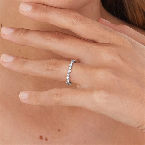 Shared Prong Alternating Lab-Grown Diamond Wedding Ring In Platinum (2 ...