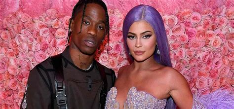 Travis Scott Filled Kylies House With Roses On Her Birthday Raised The ...
