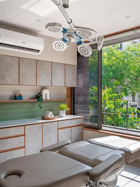 A Transformative Clinic Breathes New Life into an Old Bungalow ...