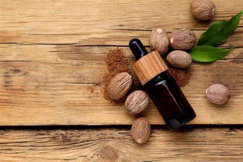 Nutmeg Oil For Hair - Benefits & How To Use – VedaOils