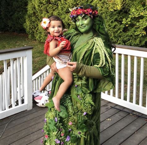 30 Cute Mom and Daughter Costume Ideas For Halloween 2024