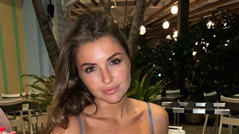 ¡Majestuosa! Sofia Bevarly alborota las redes en ardiente 'bikini'