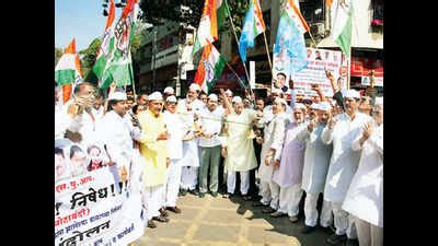 Protest Against Note Ban : Congress, NCP protest against note ban ...