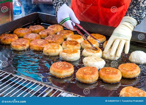 SEOUL, SOUTH KOREA - MAY 16: Namdaemun Market in Seoul. Editorial Stock ...