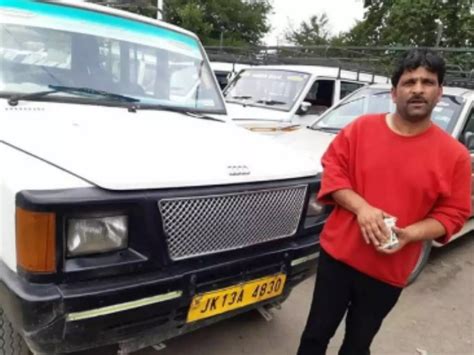 Kashmiri Taxi Driver Returns Rs 10 Lakhs To Owner, Refuses To Accept A ...